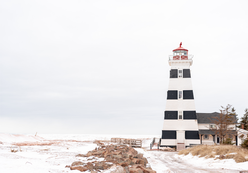 le phare de West Point se trouve à côté du rivage